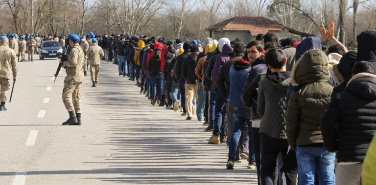 Η Τουρκία απειλεί ξανά με το μεταναστευτικό