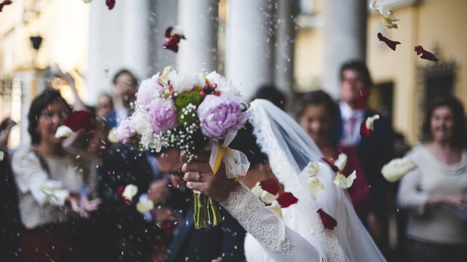 Κορωνοϊός – Θεσσαλονίκη: Τουλάχιστον δέκα κρούσματα κορωνοϊού σε γάμο!