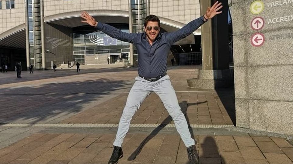 ΔΕΙΤΕ ποιος θα μας εκπροσωπεί στο Ευρωκοινοβούλιο!. Ο Γεωργούλης χοροπηδάει από τη χαρά του στις Βρυξέλλες! (ΦΩΤΟ)