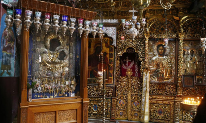 Άγιο Όρος: Βρέθηκαν τα ταμάτα της «Παναγίας της Πορταΐτισσας» – Στενεύει ο κλοιός για τον ιερόσυλο