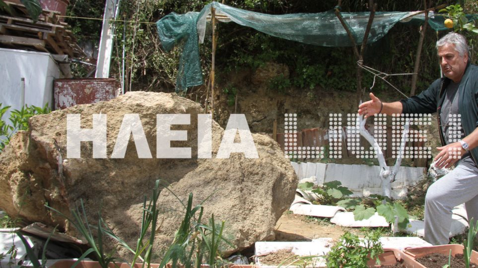 Φωτογραφίες: Ζημιές από τους σεισμούς στην Ηλεία – Βράχος έπεσε σε αυλή σπιτιού