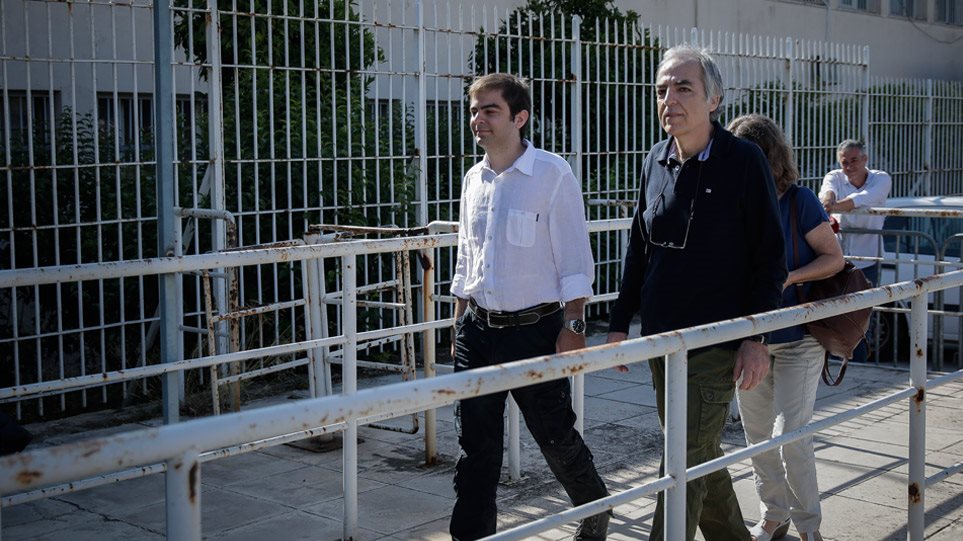 Μπαλαούρας (ΣΥΡΙΖΑ): Κακώς δεν δόθηκε άδεια στον Κουφοντίνα! (BINTEO)