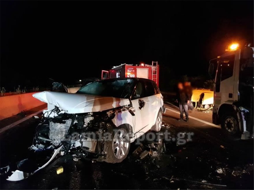 ΣΟΚΑΡΙΣΤΙΚΕΣ ΕΙΚΟΝΕΣ! Γυναίκα οδηγούσε ανάποδα στην Αθηνών-Λαμίας – Σκοτώθηκε η ίδια, τραυματίας ένας οδηγός! (ΦΩΤΟ&ΒΙΝΤΕΟ)