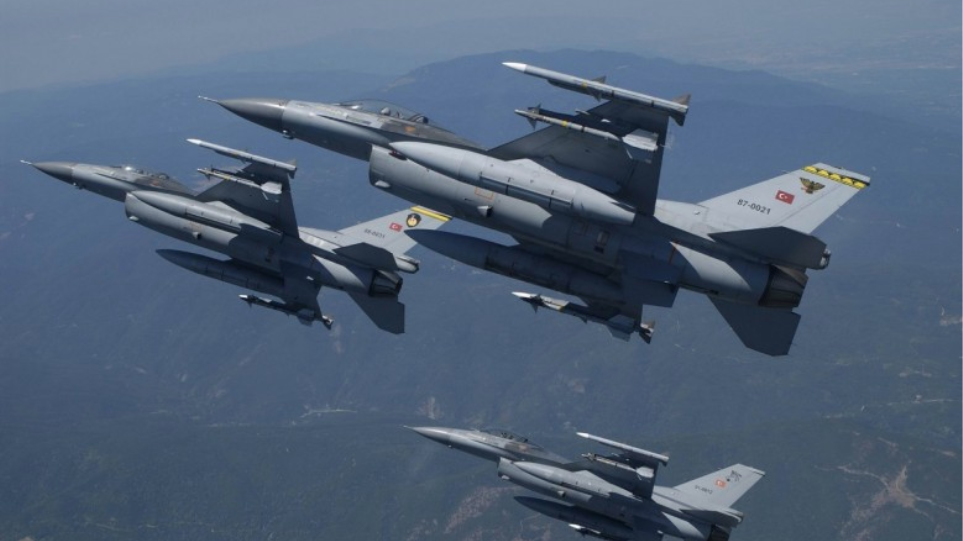 Νέο μπαράζ τουρκικών παραβιάσεων στο Αιγαίο και δύο εικονικές αερομαχίες!
