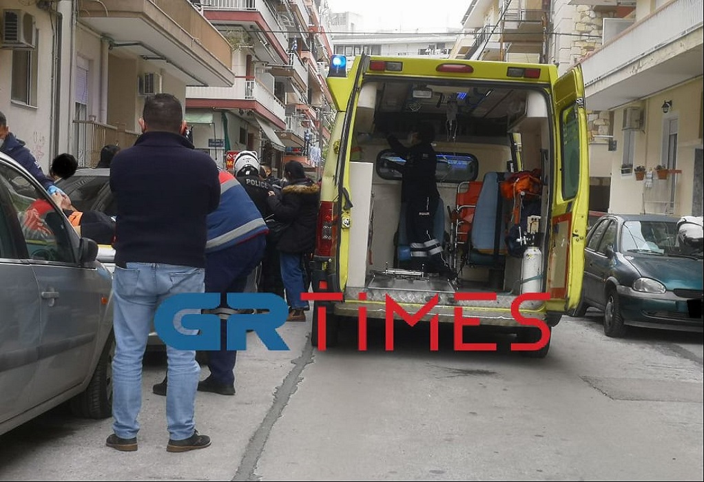 Απίστευτο – Γυναίκα έπεσε από μπαλκόνι σε πολυκατοικία στην Θεσσαλονίκη