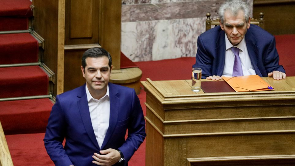 «Σκοτωμός» ΣΥΡΙΖΑ-ΝΔ στη Βουλή! Ο Τσίπρας καλύπτει τον Παπαγγελόπουλο για το σκάνδαλο Novartis!