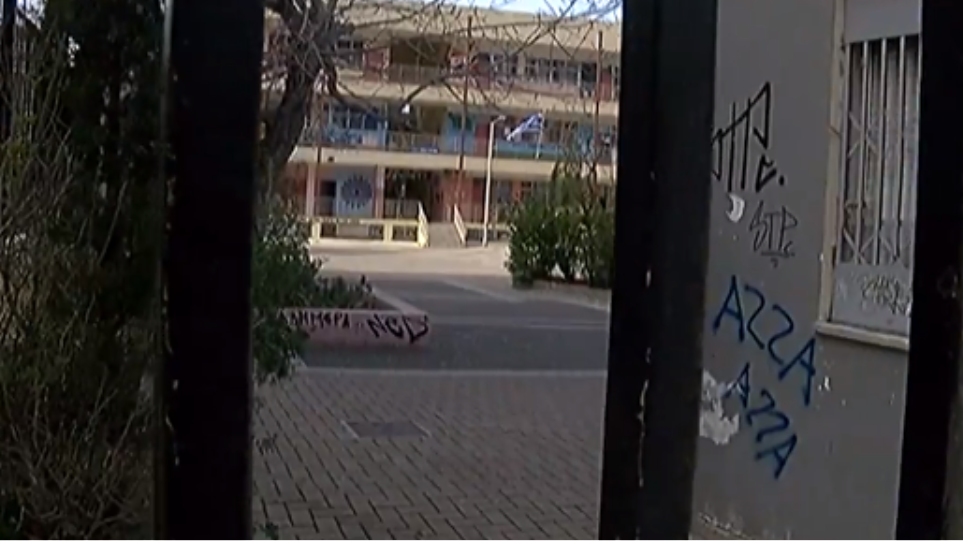 Βύρωνας: Άγριος ξυλοδαρμός 17χρονου μέσα στο σχολείο του! (ΒΙΝΤΕΟ)