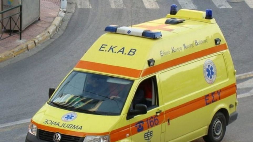 Σεισμός στην Αθήνα: Κλήσεις στο ΕΚΑΒ για τραυματισμούς από θραύσματα και σπασμένα τζάμια