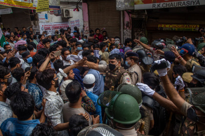 ΠΑΝΙΚΟΣ! Το lockdown της Ινδίας – Οι πρώτες εικόνες μετά την εντολή σε 1,3 δισ. ανθρώπους να κλειστούν σπίτια τους!