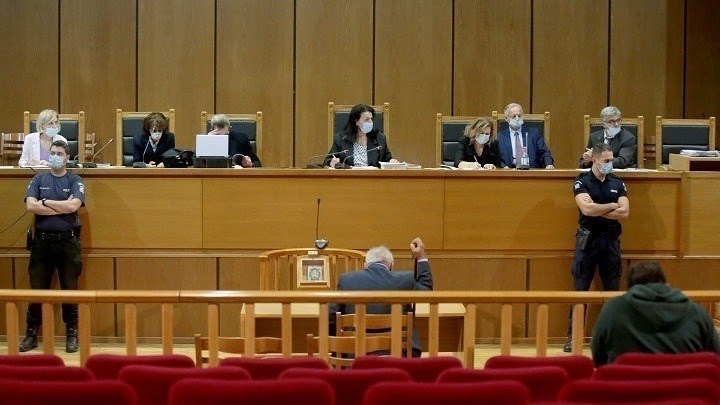 Δίκη Χρυσής Αυγής: Το δικαστήριο ζήτησε από την εισαγγελέα να συμπληρώσει την πρότασή της