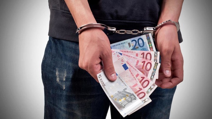 Επίδομα 534 ευρώ: Ποινή φυλάκισης για εργοδότες που ζητούν… ποσοστό – “Βροχή” οι καταγγελίες