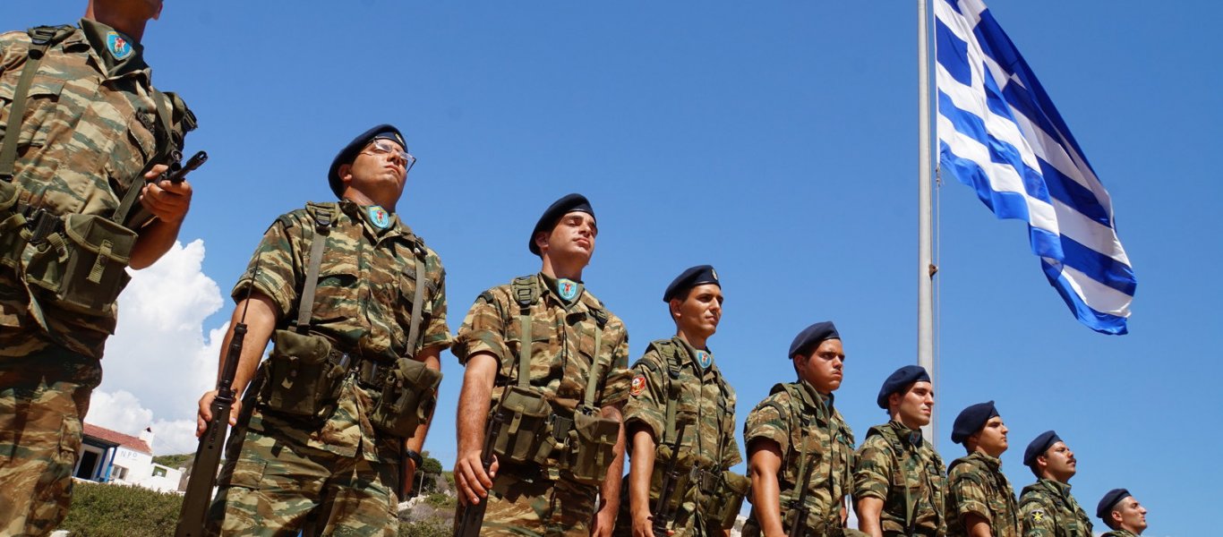 «Σείστηκε» το Καστελόριζο από τον Εθνικό Ύμνο των Ελλήνων στρατιωτών! (βίντεο)