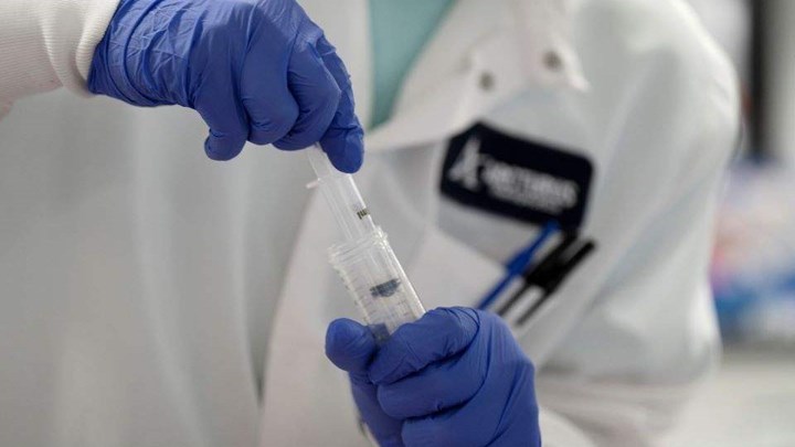 Εμβόλιο Pfizer: Η ΕΕ ολοκλήρωσε τις διαπραγματεύσεις για αγορά 300 εκατ. δόσεων – Τα επόμενα βήματα