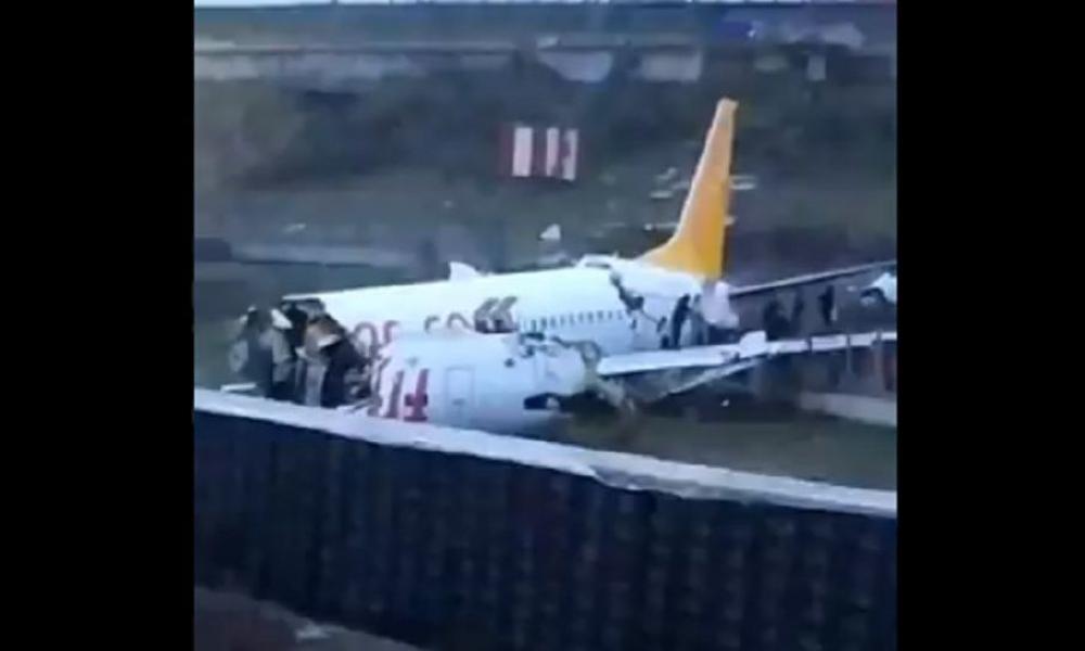 Αεροπλάνο συνετρίβη σε αεροδρόμιο της Κωνσταντινούπολης – Κόπηκε στη μέση! (ΒΙΝΤΕΟ)